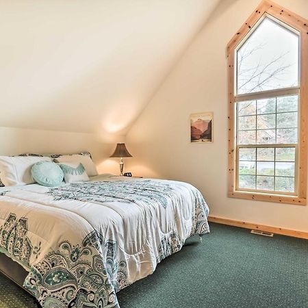 Chalet At Running Y Resort With Wraparound Deck! Klamath Falls Bagian luar foto