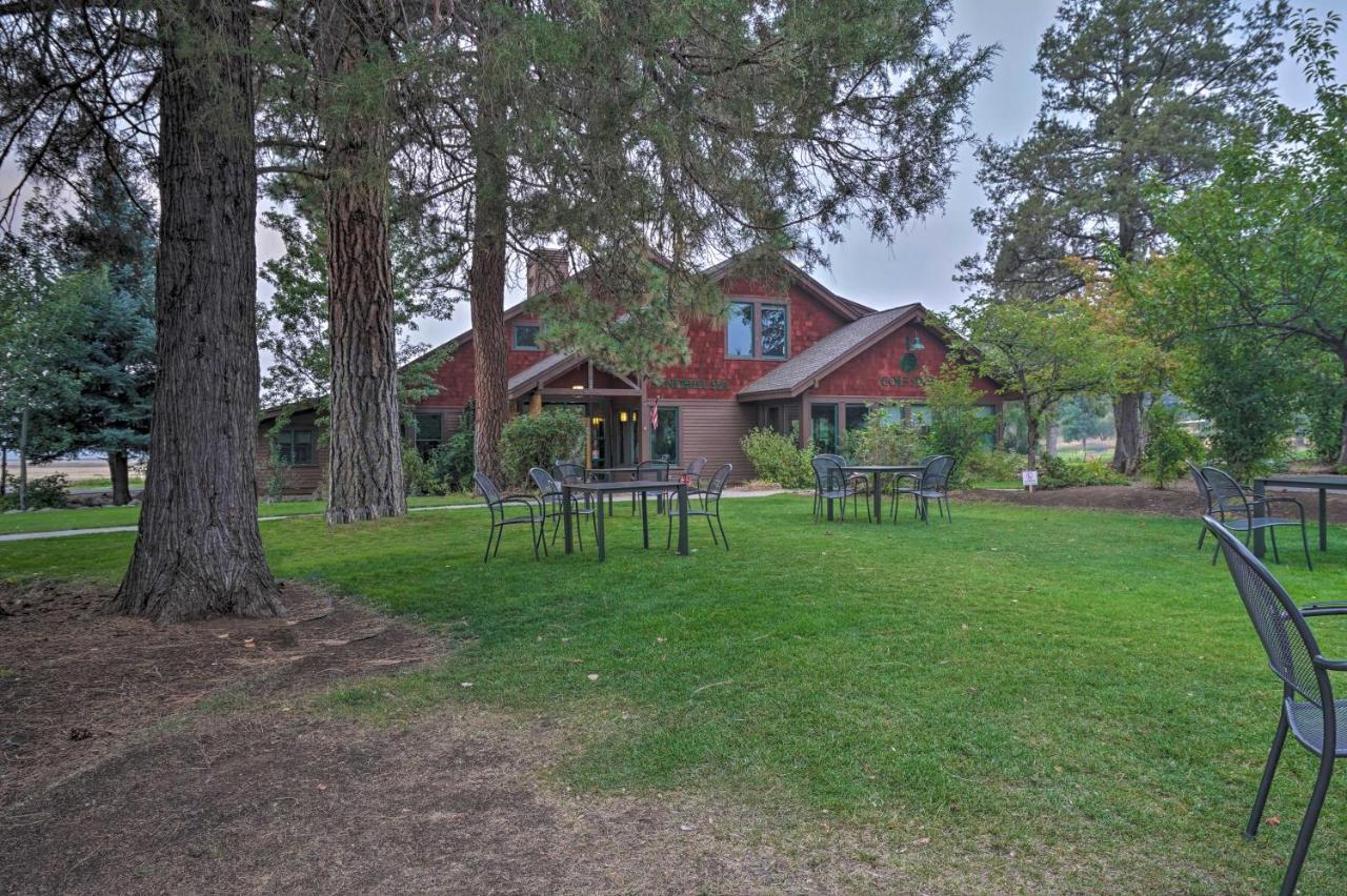 Chalet At Running Y Resort With Wraparound Deck! Klamath Falls Bagian luar foto