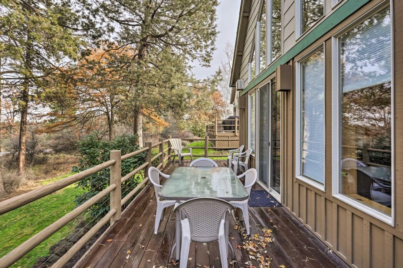 Chalet At Running Y Resort With Wraparound Deck! Klamath Falls Bagian luar foto