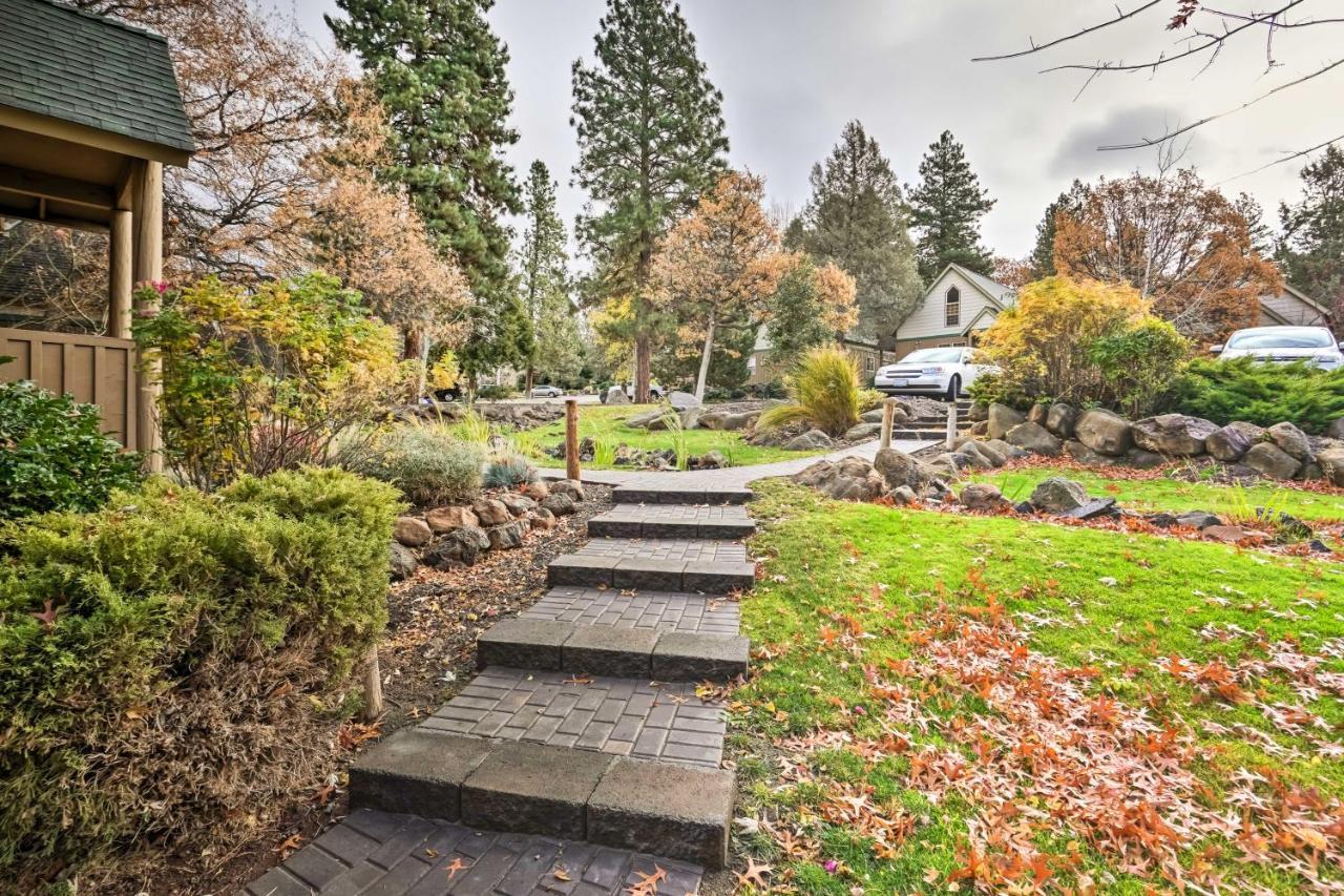 Chalet At Running Y Resort With Wraparound Deck! Klamath Falls Bagian luar foto