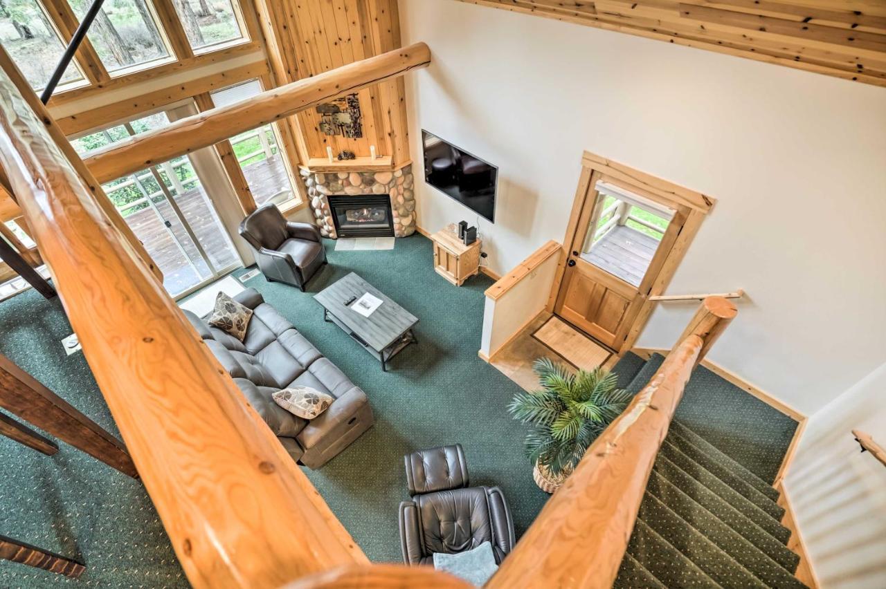 Chalet At Running Y Resort With Wraparound Deck! Klamath Falls Bagian luar foto